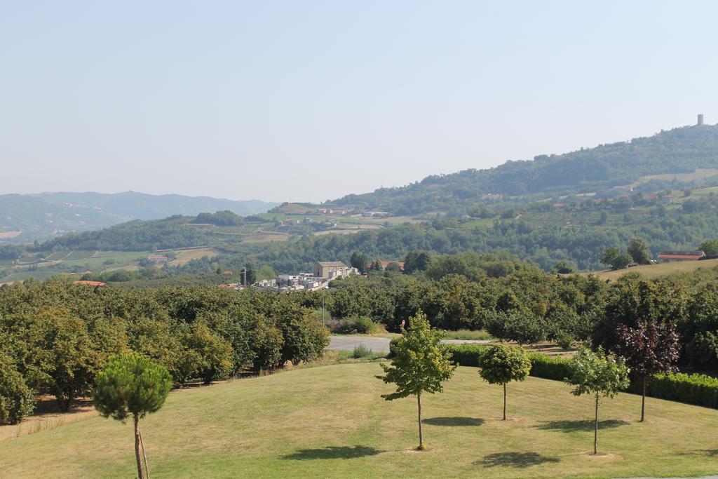 Villa Carla Castino Extérieur photo