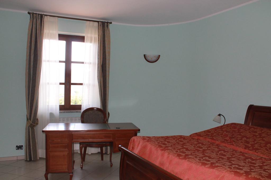 Villa Carla Castino Extérieur photo