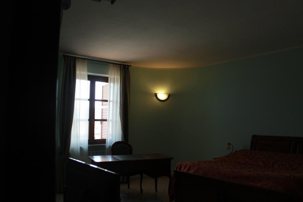 Villa Carla Castino Extérieur photo