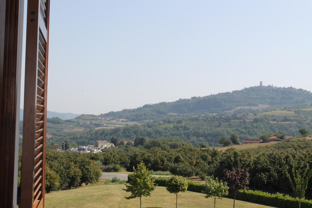 Villa Carla Castino Extérieur photo